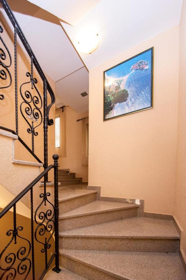 Villa Iper Будва Екстериор снимка