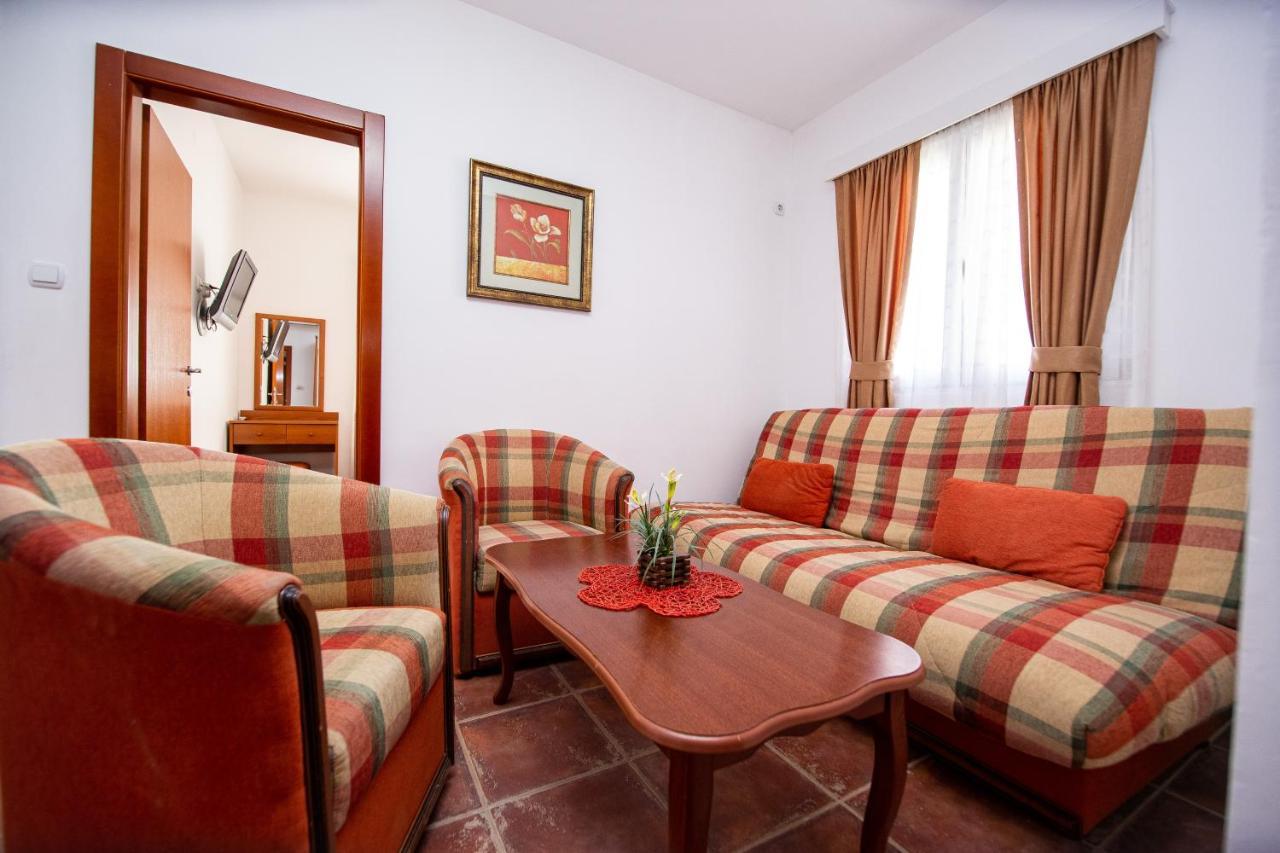 Villa Iper Будва Екстериор снимка