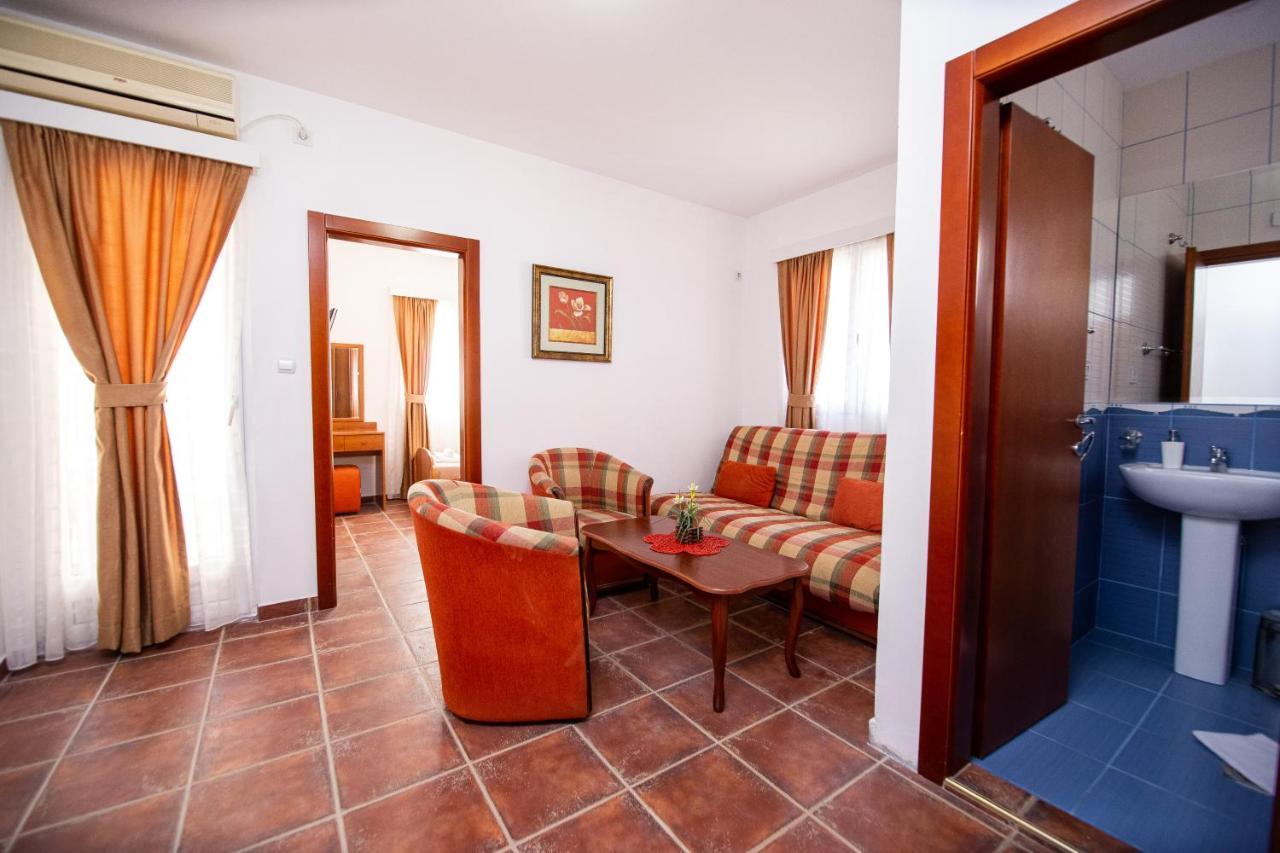 Villa Iper Будва Екстериор снимка