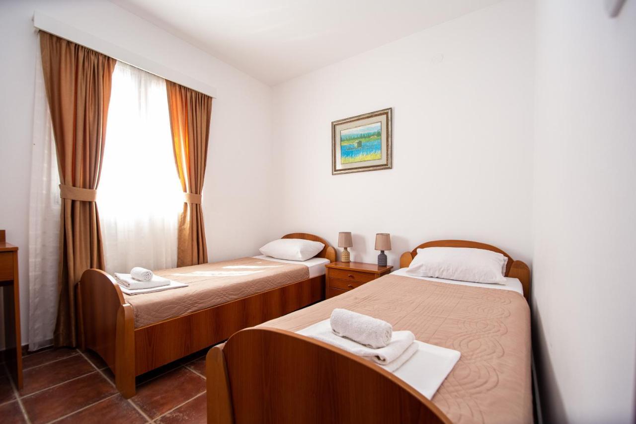 Villa Iper Будва Екстериор снимка