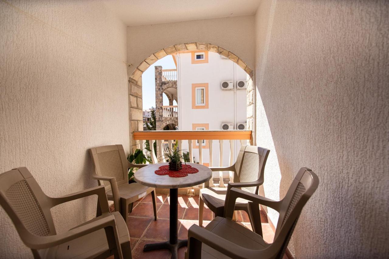 Villa Iper Будва Екстериор снимка