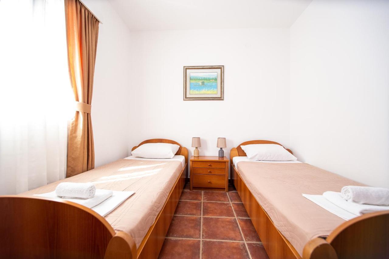 Villa Iper Будва Екстериор снимка